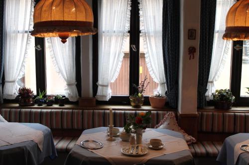 ホテル シュピッツヴェークにあるレストランまたは飲食店