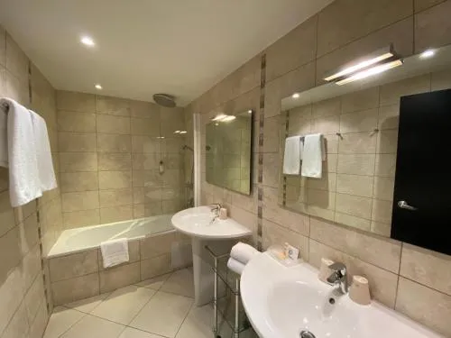 Best Western Premier Le Patio des Artistes Wellness Jacuzzi photo 26