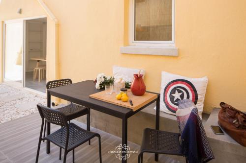 Sleek and Comfortable Pateo 51 by Lisbonne Collection, Amadora, Portugal