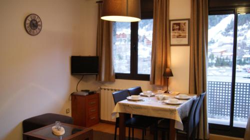  Soldeu Paradis Gran Sol -  Room  picture :   Tea/Coffee maker    Internet facilities    Bath                           