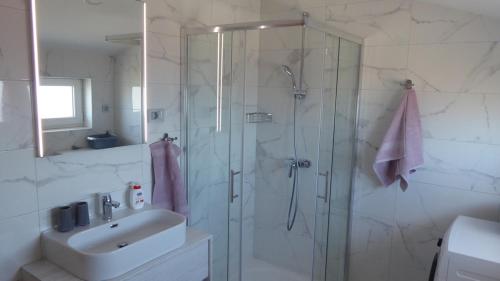 Gallery image of Apartment in Crikvenica with sea view, balcony, air conditioning, WiFi 4973-1 in Crikvenica