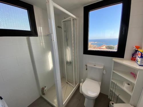 Kúpeľňa v ubytovaní The Feelgood House with jacuzzi and ocean view