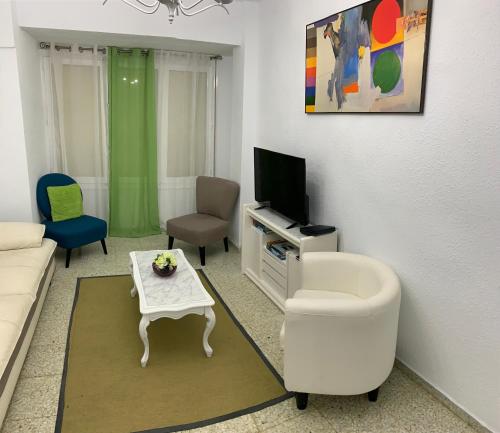 Delightful 3 bedroom Apartment with Terrace E1EV