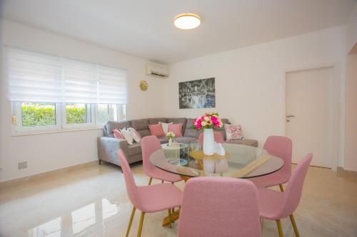 Luxury Villa Vibrass