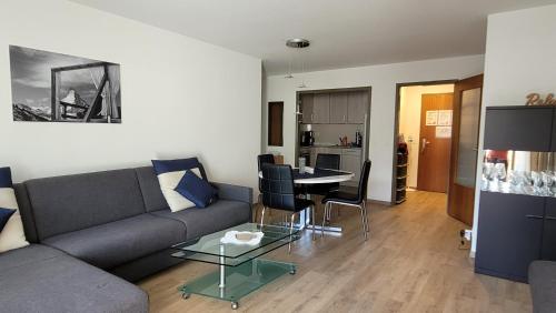 Viktoria B (J)
