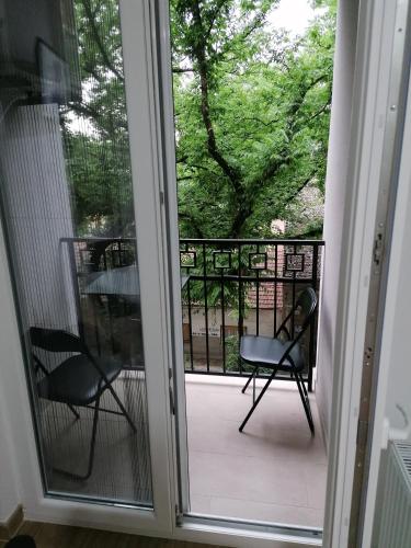 Un balcón o terraza de Apartman Ana 3