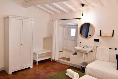 Ванна кімната в Hostal l'Estrella
