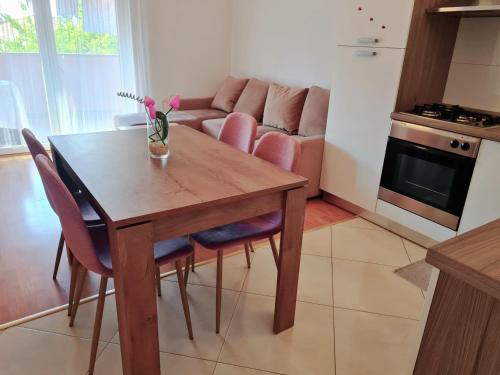 Apartment Nora near the beach
