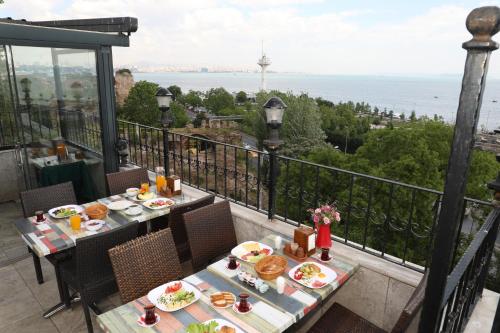 Makanan di atau berdekatan hotel