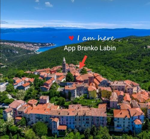 Fotografie z fotogalerie ubytování Apartment Branko with terrace, Old Town Labin v destinaci Labin