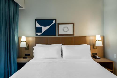 Staybridge Suites Phoenix Glendale Sports Dist, an IHG Hotel Image