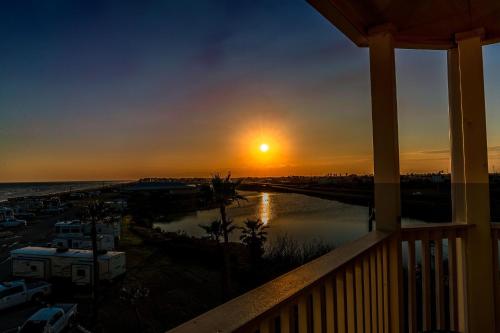Φωτογραφία από το άλμπουμ του Beautiful Seascape Condo with Great Views of the Gulf σε Γκάλβεστον