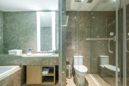 Ένα μπάνιο στο Holiday Inn Express Anshan Downtown by IHG