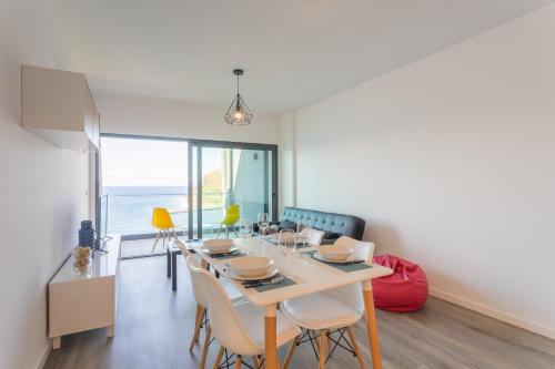 FLH Fantastic Ocean View with Balcony