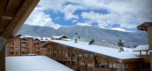 Gallery image of Pirin Golf Hotel Private Apartments Апартаменти Планински Изгрев в Пирин Голф in Razlog