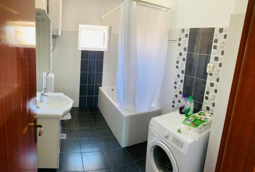 A bathroom at Bibinje Comfort & Style Apartment 1st floor
