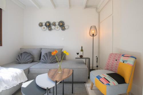 Posezení v ubytování Venetian Shipyard Cottage
