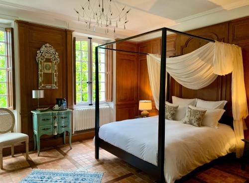 Llit o llits en una habitació de LA MEFFRAIS 1741