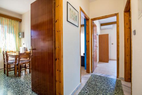 Φωτογραφία από το άλμπουμ του "Thea" Apartment 1 στη Σκάλα Μαριών