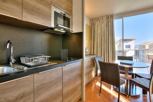 Appartement Port d'Antibes - terrasse - piscine - parking