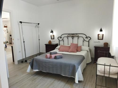 Un pat sau paturi într-o cameră la Chalet en Zahora/Caños de Meca