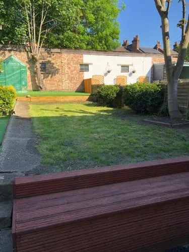 Spacious West London 2 Bedroom Apartment photo 28