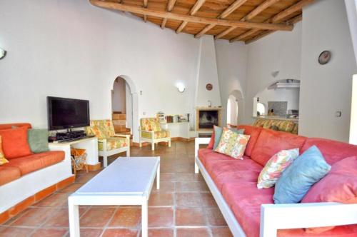 Fantastic outdoor area, private pool, Tennis Court Golf Practice Facility