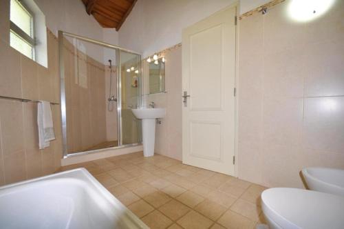 Fantastic outdoor area, private pool, Tennis Court Golf Practice Facility