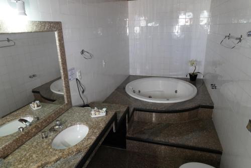 Ένα μπάνιο στο HOTEL OSCAR GOLD