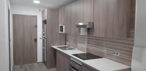 Kuchyňa alebo kuchynka v ubytovaní Estudio PREMIUM Vera Playa Naturista