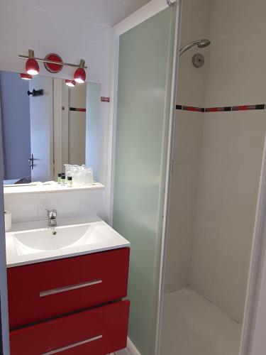 Bilik mandi di Ma Petite Auberge