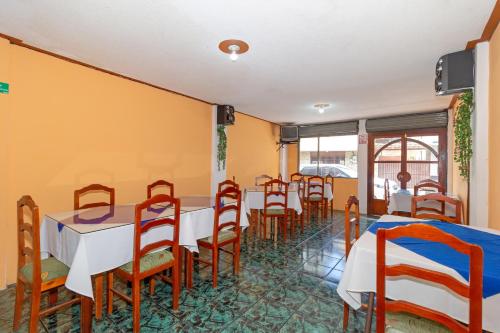 Μια τηλεόραση ή/και κέντρο ψυχαγωγίας στο Hostal Rossy