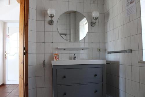 Un baño de Landhaus von Frieling