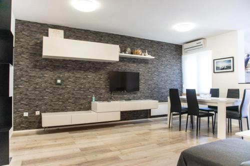 TV o dispositivi per l'intrattenimento presso Apartments Jaklin Rovinj