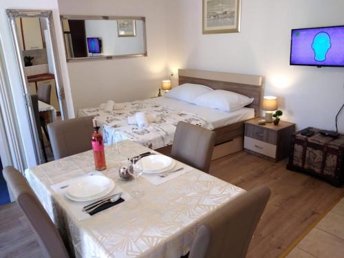 M&K studio apartment