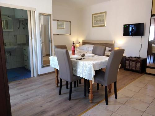 TV a/nebo společenská místnost v ubytování M&K studio apartment