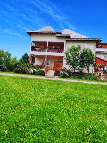 Gallery image of Pensiunea Cristiana-Bucovina in Mănăstirea Humorului