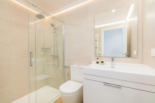 Bathroom sa CANELAS LUXURY