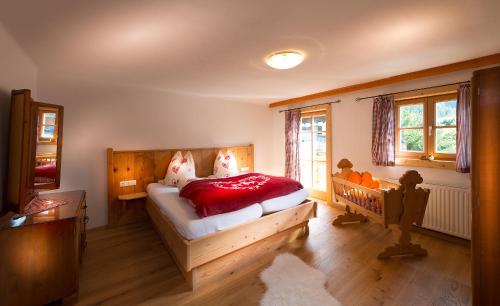 Birnbaum Chalets Grossarlにあるベッド