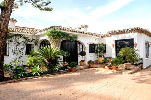 CASA MICHAEL - El Paraiso, Marbella