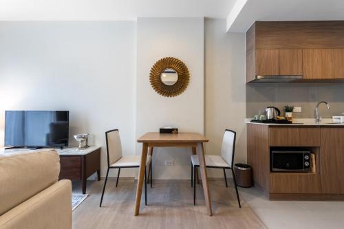 Η κουζίνα ή μικρή κουζίνα στο la Casita Hua Hin by J&P