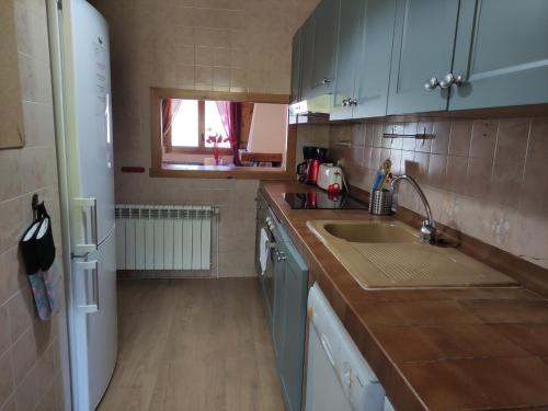  SUITEDREAMS - Camp de Baix -  Room  picture :   Shower    Bath    TV                           