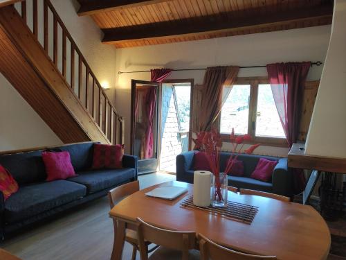  SUITEDREAMS - Camp de Baix -  Room  picture :   Shower    Bath    TV                           