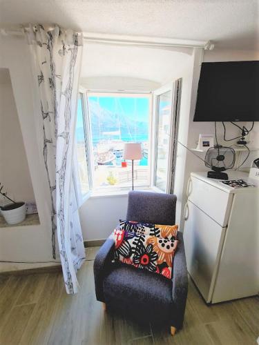 Waterfront studio overlooking The Old city