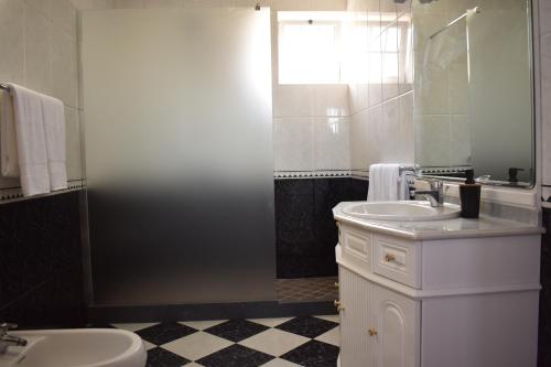 Ένα μπάνιο στο Casa das Ondas