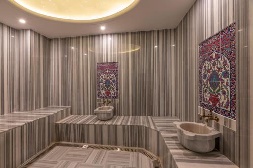 A bathroom at The Conforium Hotel Van