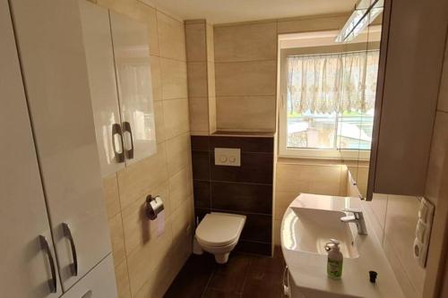 Koupelna v ubytování Apartment Bernd - Schöne Ferienwohnung am Rande von Ligist