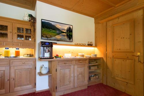 Una cocina o zona de cocina en Landhaus Zauser