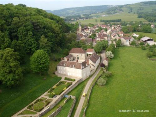 Blick auf Le Mont Saint Laurent aus der Vogelperspektive