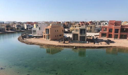 Cozy beach house with Rooftop in Tawila